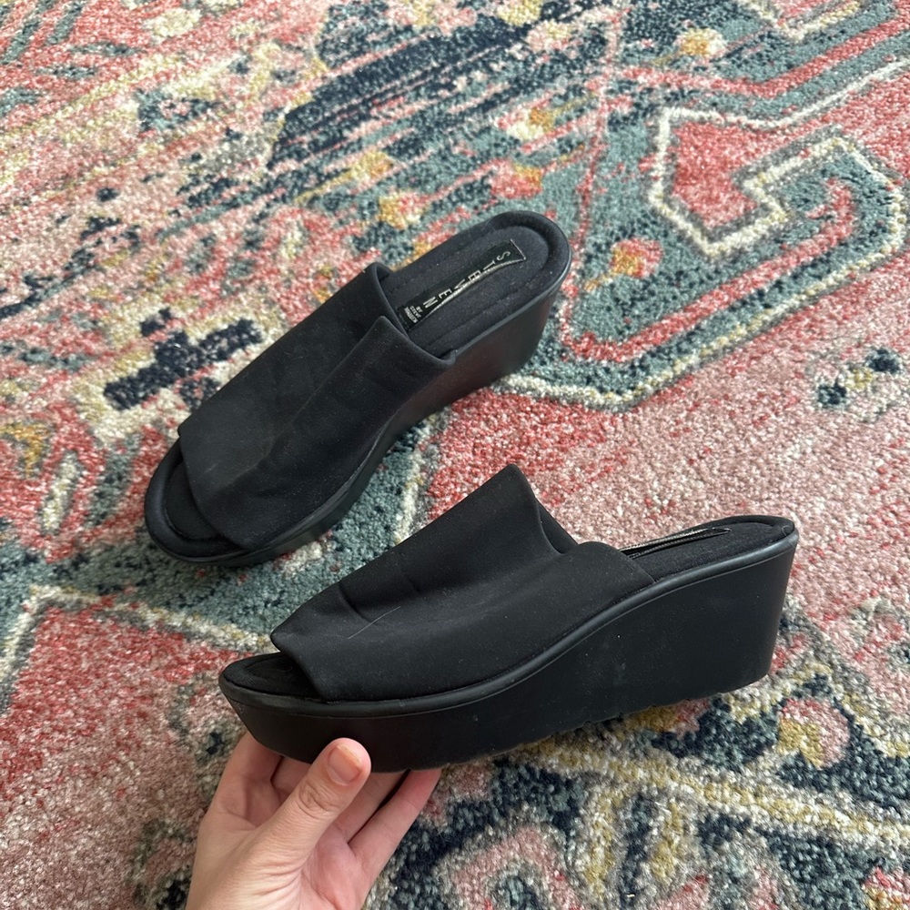 Steve Madden Black Platform Sandals